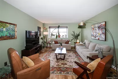 100 Lincoln Avenue #3D, Mineola, NY 11501 - Photo 4