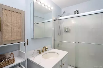 100 Lincoln Avenue #3D, Mineola, NY 11501 - Photo 18