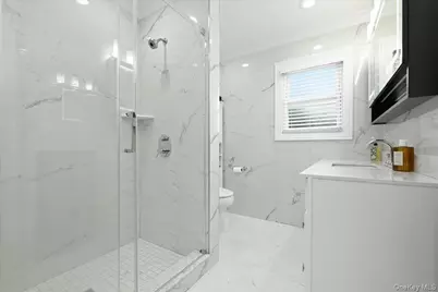 111 N 11th Street, New Hyde Park, NY 11040 - Photo 30