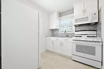 111 N 11th Street, New Hyde Park, NY 11040 - Photo 34