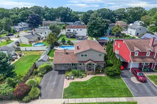 18 Bragg Dr, Lake Grove, NY 11755 - Photo 2