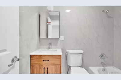 955 E 229th Street, Bronx, NY 10466 - Photo 36