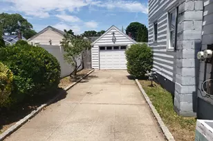 926 9th St, West Babylon, NY 11704 - Photo 2