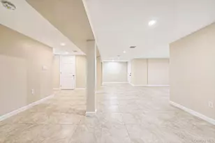 95-11 92nd St, Ozone Park, NY 11416 - Photo 30