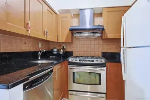 140-22 Beech Ave, Flushing, NY 11355 - Photo 4