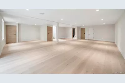 2017 Ladenburg Drive, Westbury, NY 11590 - Photo 42