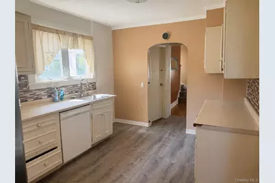 114 Leonard Avenue, Freeport, NY 11520 - Photo 8
