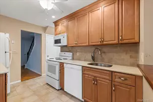 14 Po Ln, Hicksville, NY 11801 - Photo 12