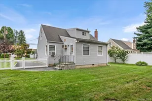14 Po Ln, Hicksville, NY 11801 - Photo 32