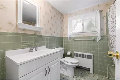 14 Po Lane, Hicksville, NY 11801 - Photo 26