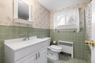 14 Po Ln, Hicksville, NY 11801 - Photo 26