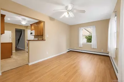 14 Po Lane, Hicksville, NY 11801 - Photo 16