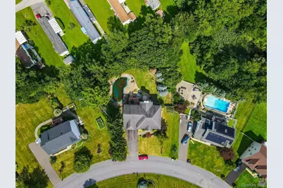1010 Pine View, New Windsor, NY 12553 - Photo 4