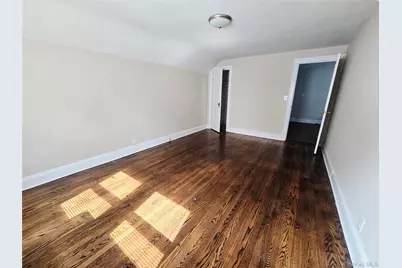 190 Bryant Avenue, Floral Park, NY 11001 - Photo 4