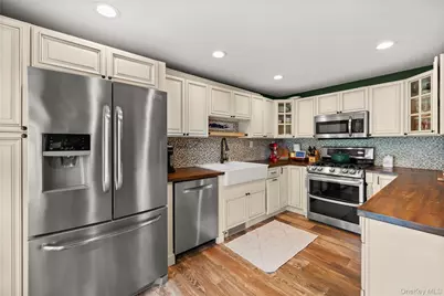 397 Buffalo Avenue, Lindenhurst, NY 11757 - Photo 2
