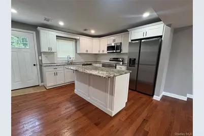 7 E Lakeland Street, Bay Shore, NY 11706 - Photo 12