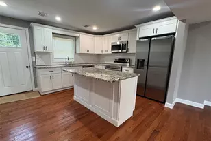 7 E Lakeland St, Bay Shore, NY 11706 - Photo 12