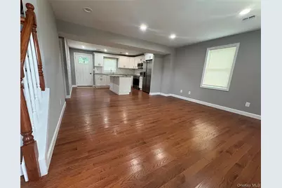 7 E Lakeland Street, Bay Shore, NY 11706 - Photo 14