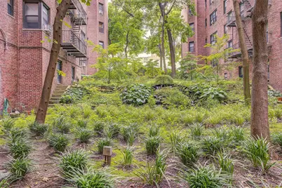 69-10 Yellowstone Boulevard #207, Forest Hills, NY 11375 - Photo 8