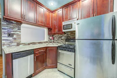 69-10 Yellowstone Boulevard #207, Forest Hills, NY 11375 - Photo 24