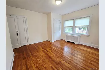 190 Bryant Avenue, Floral Park, NY 11001 - Photo 8
