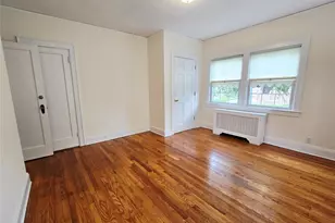 190 Bryant Ave, Floral Park, NY 11001 - Photo 8
