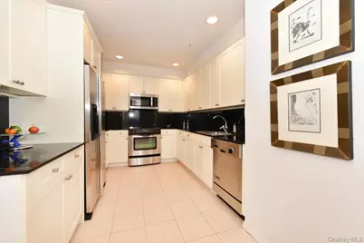 100 Harbor View Drive #117, Port Washington, NY 11050 - Photo 6