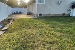 11 Ida Ave, Hicksville, NY 11801 - Photo 14