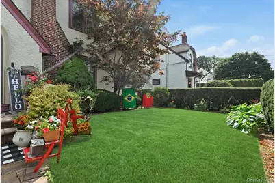 227 Sycamore Street, West Hempstead, NY 11552 - Photo 2