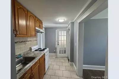 96 W 21st Street #2nd Floor, Huntington Station, NY 11746 - Photo 2