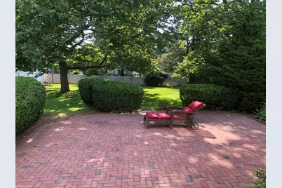 8 Stonehenge Lane, East Northport, NY 11731 - Photo 10