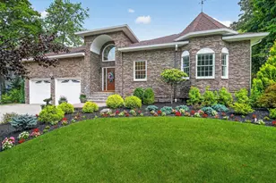 13 Spruce Ln, West Nyack, NY 10994 - Photo 2