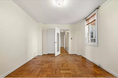 80 Knolls Crescent #6B, Bronx, NY 10463 - Photo 8