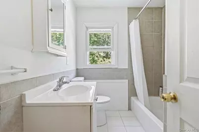 153 Huntington Crossway, Bridgehampton, NY 11932 - Photo 10