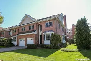 4 A Nassau Dr, Great Neck, NY 11021 - Photo 2