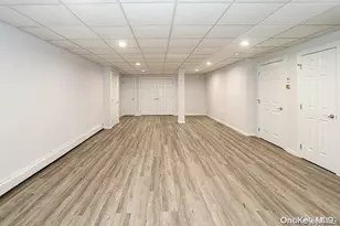 4 A Nassau Dr, Great Neck, NY 11021 - Photo 20