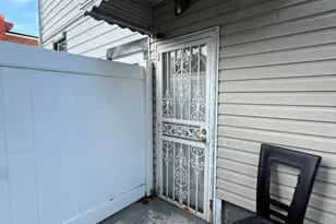 92-14 168th Pl, Jamaica, NY 11433 - Photo 16