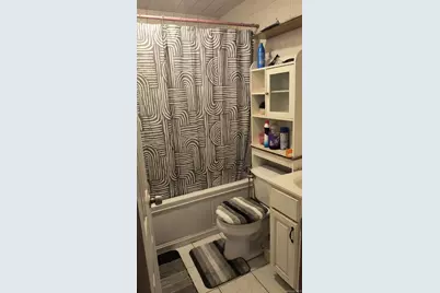 9214 168th Place, Jamaica, NY 11433 - Photo 4