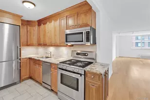 345 E 93rd St, New York, NY 10128 - Photo 1