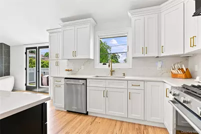 24 Alma Street, Sayville, NY 11782 - Photo 6