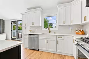 24 Alma St, Sayville, NY 11782 - Photo 6