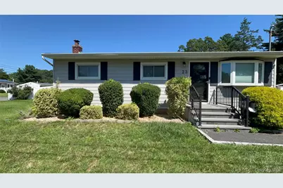 23 Pine Street, Brentwood, NY 11717 - Photo 2