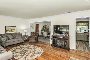8 Baymens Ct, Sayville, NY 11782 - Photo 6