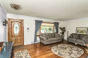 8 Baymens Ct, Sayville, NY 11782 - Photo 4