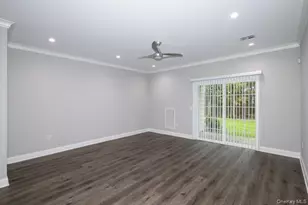 27 Sunlight Walk, Holbrook, NY 11741 - Photo 6