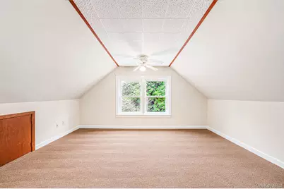 27 Old Farm Road, Levittown, NY 11756 - Photo 18