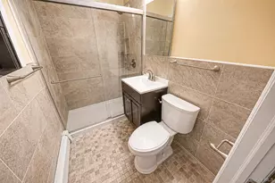 27 Old Farm Rd, Levittown, NY 11756 - Photo 16