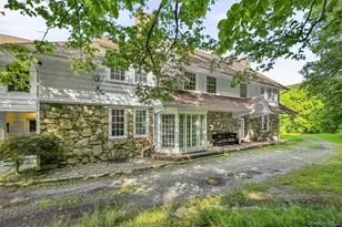 23 Maple Rd, Cornwall, NY 12520 - Photo 2