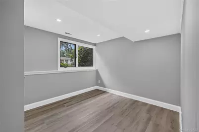 11 Penguin Lane, Commack, NY 11725 - Photo 28