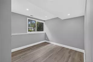 11 Penguin Ln, Commack, NY 11725 - Photo 28